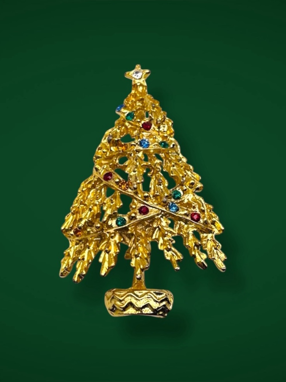 Festive Vintage Gold Tone and Colorful Rhinestones Christmas Tree Brooch